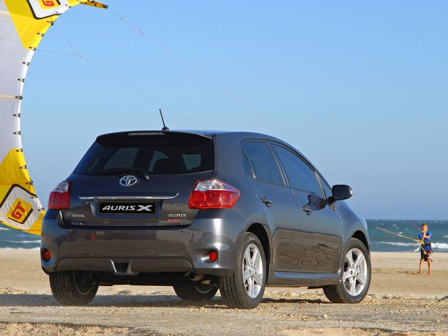  Toyota Auris Sport X 2010 года  (ZA) (фото 16 из 20)